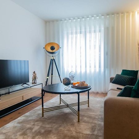 Stunning Apartment W/ Free Parking By Lovelystay Porto Exterior photo