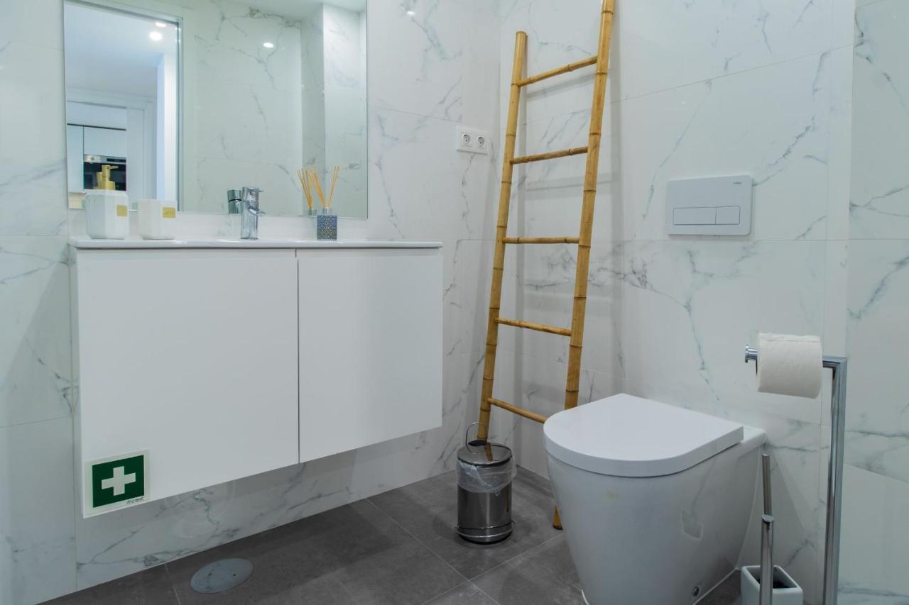 Stunning Apartment W/ Free Parking By Lovelystay Porto Exterior photo
