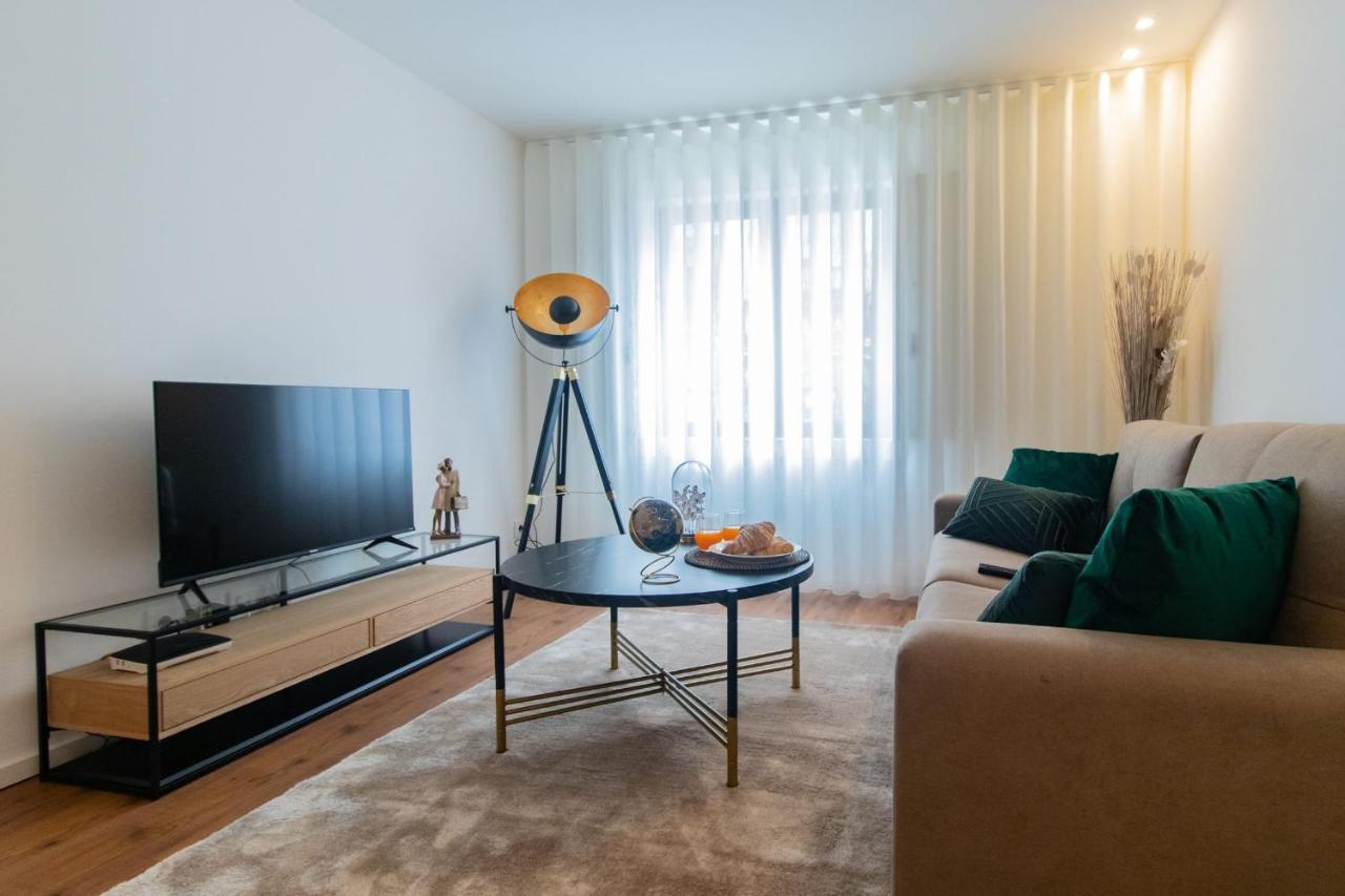 Stunning Apartment W/ Free Parking By Lovelystay Porto Exterior photo