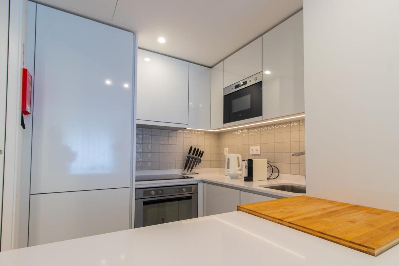 Stunning Apartment W/ Free Parking By Lovelystay Porto Exterior photo