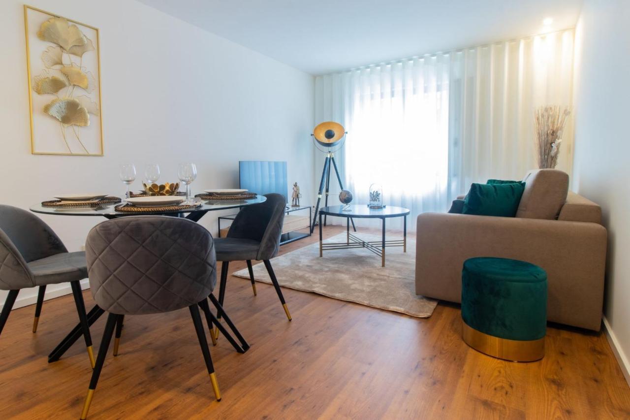 Stunning Apartment W/ Free Parking By Lovelystay Porto Exterior photo